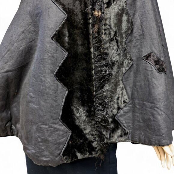 Victorian Mourning Cape * Reversible with Fur Trim - Picture 5 of 12